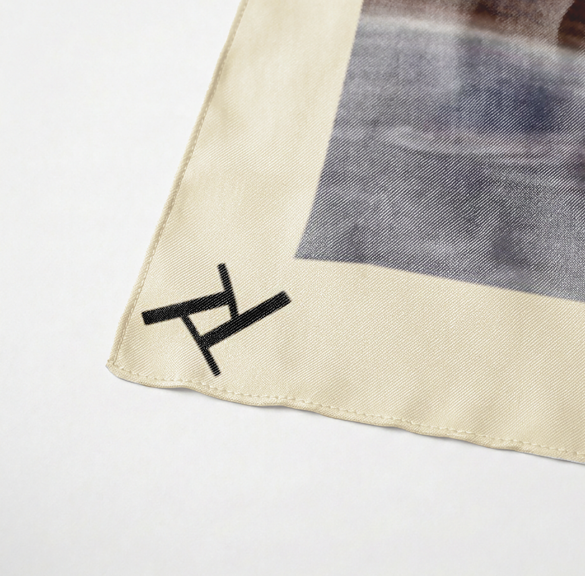 "The Unbearable Lightness of Being" Foulard